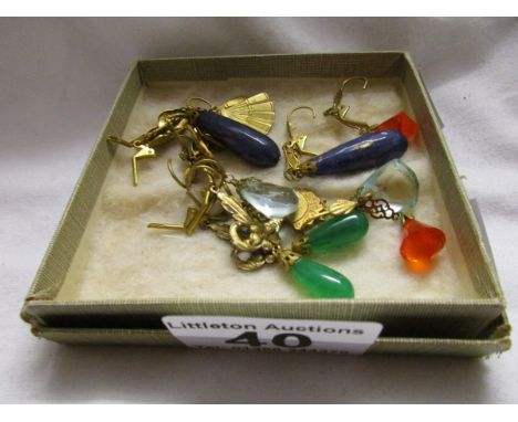 5 pairs of vintage earrings to include Lapis Lazuli