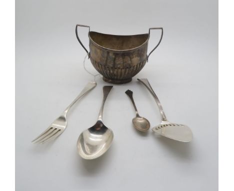 A collection of silver including a silver sugar bowl with half fluted body by&nbsp;Jones &amp; Crompton, Birmingham 1904, a G