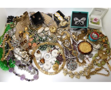 A vintage faux pearl collar, A chain by Accessorcraft of New York and other vintage costume Condition Report:Not available fo