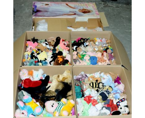 Group of TY plush toys plus others including: TY Beanie Babies, TY Beanie Buddy, TY Kidz with clothing, Werebears, Snoopy and