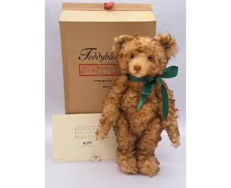 Steiff replica 1926 teddy bear, EAN 407246, LE 1962/5000, brown tipped apricot mohair, chest tag (detached), certificate (wit