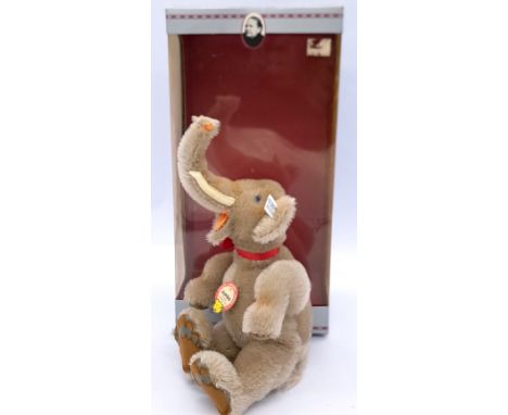 Steiff Museum Collection Jumbo 1932 replica, white tag 401404 (0125/24), LE 4000, 1988-89, Excellent Plus in Fair Plus to Goo