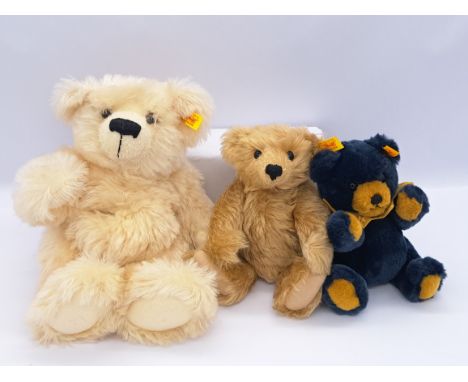 Steiff trio of teddy bears: (1) Mr. Cinnamon, 1903 Classic Replica teddy bear, yellow tag 000171, caramel mohair, no tags, Ex