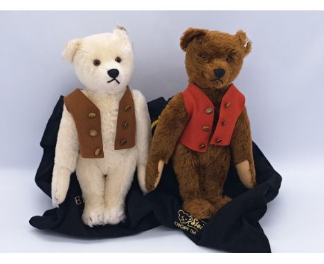 Steiff pair of teddy bears: (1) Teddy Bu Replica 1925, brown mohair, white tag 407185, Limited Edition of 4000, chest tag and