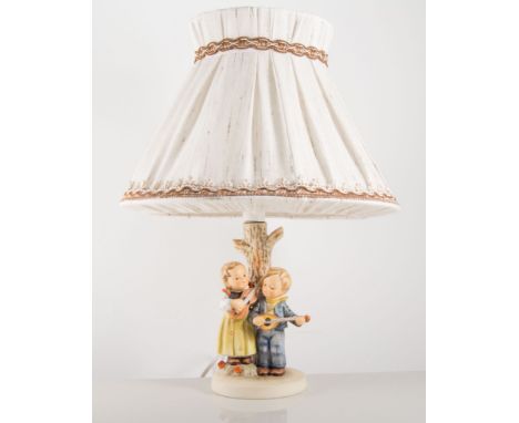 Hummel table lamp with two musicians, including shade, 40cms.