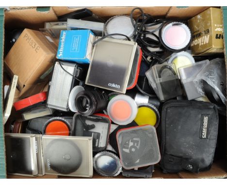 Camera Accessories, including enlarging lenses, El-Nikor 50mm f/4, Schneider 135mm f/5.6, 80mm f/5.6, Metz 60 CT2 flash unit,