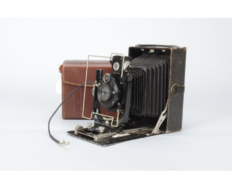 A Zeiss Ikon Folding Plate Camera, a Maximar 207/1, 9 x 12cm, folding plate camera with Novar-Anastigmat 13.5cm f/6.3 lens an