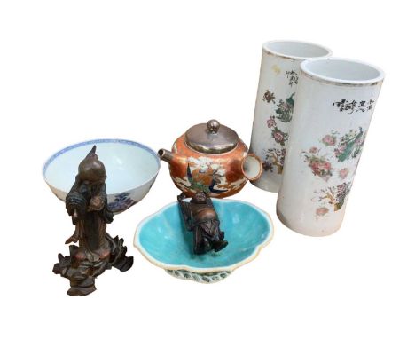 Group of 18th century and later Oriental items, including a pair of Chinese sleeve vases, a Chinese lacquered figure, a carve