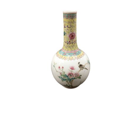 Chinese porcelain bottle shape vase, 20th century, 19.5cm highSmall rim chip. Otherwise in good condition.