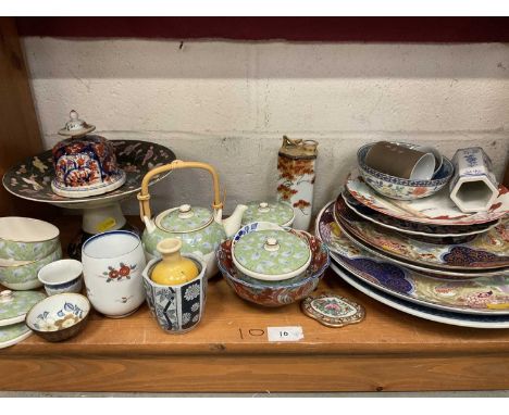 Quantity of antique and vintage Japanese porcelain plates, bowls and cups