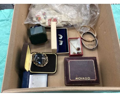 Miscellaneous group of items to include Victorian cabochon garnet stick pin and dress studs, other cufflinks, silver bangle, 