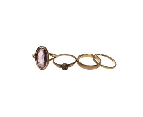 Four 9ct gold rings to include two wedding bands, diamond single stone in illusion setting and amethyst cocktail ringTotal we