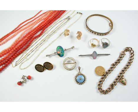 A QUANTITY OF JEWELLERY including three coral bead necklaces, a pair of coral earrings, a pair of 9ct gold seahorse earrings 