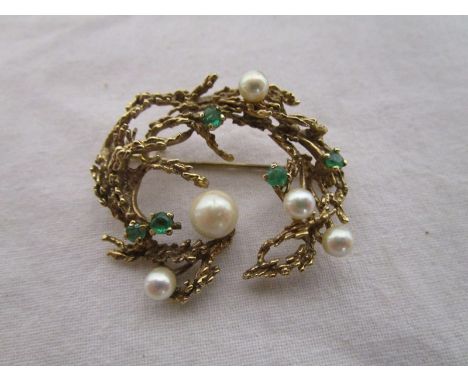 Gold emerald and pearl brooch