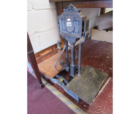 Very large scales with copper shelf