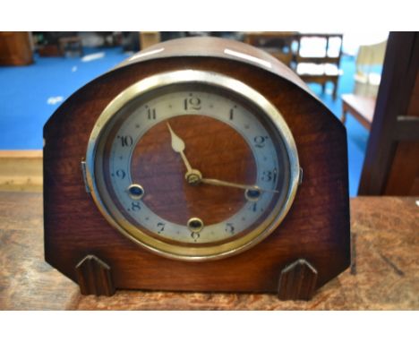 A mid 20th Century mantle clock