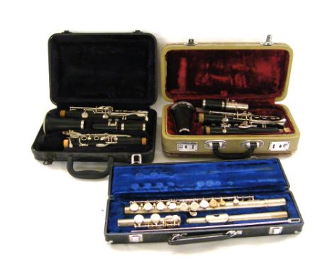 Blessing clarinet, no. 1675, case; together with a Hsinghai clarinet and a Sapphire by Rosetti metal flute, both cased (3)