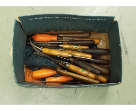 Small quantity of mainly old violin maker's tools, including chisels and gouges etc