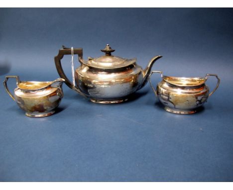 A Hallmarked Silver Three Piece Teaset, R&WS, Sheffield 1927, each of plain oval form, total weight 960grams. (3) 