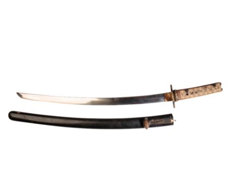 JAPANESE SWORD (KATANA), EDO / MEIJI PERIOD, 19TH CENTURY, the curved steel blade with a black lacquer scabbard, the ray skin