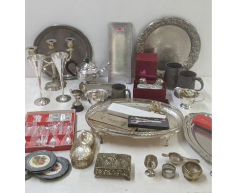 Mixed metalware, mostly silver plate to include a teapot, milk jug, grape shears and others, along with Reuter tankards and o