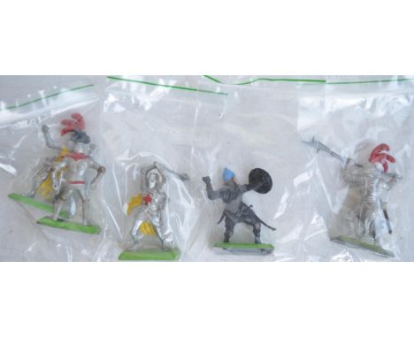 Extensive collection of (mostly) Britain's Deetail plastic toy model figures with metal bases, mostly medieval knights, also 