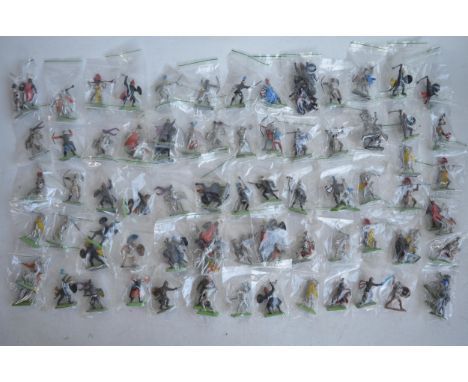 Extensive collection of over 200 (mostly) Britain's Deetail plastic toy model figures with metal bases, predominantly medieva