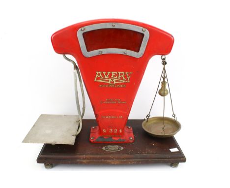 A vintage set of Avery Autoprecision shop scales. No A 534/3372. H45cm