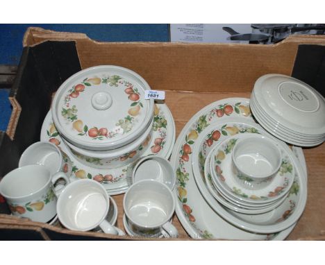 A quantity of new Wedgwood in Quince pattern, including three Meat Plates, lidded Vegetable Dish, open Vegetable Dish, six Cu