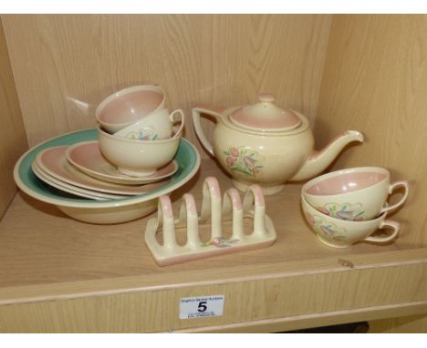 QUANTITY OF SUSIE COOPER CERAMICS 