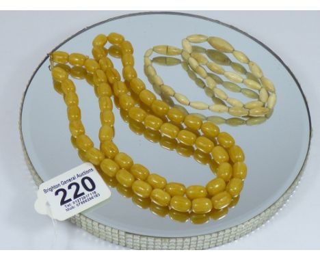 2 X VINTAGE NECKLACES