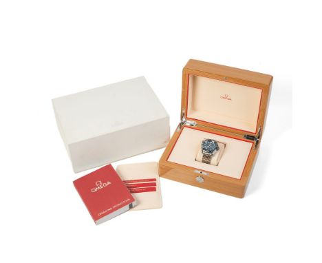 A gentleman`s Omega Seamaster Diver 300 REF 21030422003001Calibre No. 8800 Watch No. 89826766. 2019. Master Chronometer autom