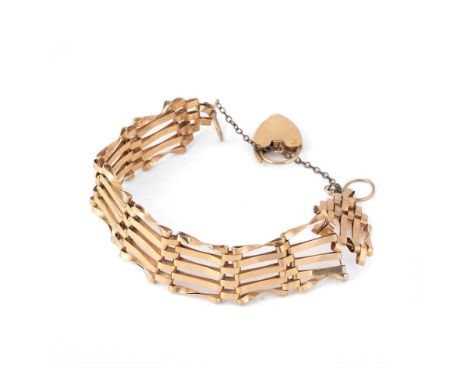 9ct gold gate bracelet, heart padlock, 10.4g.