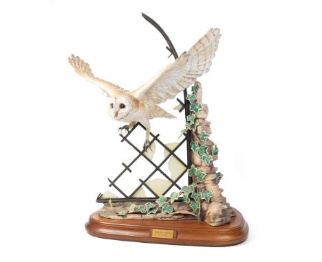 Royal Worcester limited edition model, Barn Owl Tyto Alba by David Fryer, with plinth and certificate, 100 made, this being 6