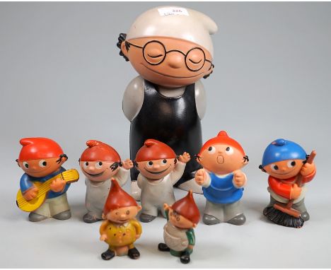 Goebel/John: Figurengruppe Mainzelmännchen, Goebel Wichtel, 8-tlg.Plastik, 3 Figuren (2 x Conni, 1 x Det Großfigur, 27cm) der