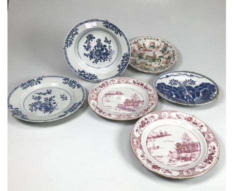 Sammlung von 6 chin. Tellern Kangxi-QuianlongSwatow: Tiefer Teller mit Kraak-Lanzetten und 8 Kriegerdarstellungen - Im Zentru