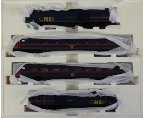 Hornby 'OO' gauge - A R2612 GNER HST Train Pack comprising two train cars and both engine cars, boxed (4).
