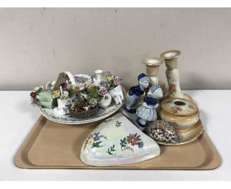 A 20th century Imari vase on stand and a tray of Maling pieces, Leonardo figures, Crown Devon trinket set etc 