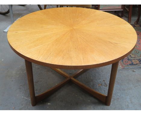 STYLISH TEAK CIRCULAR COFFEE TABLE 