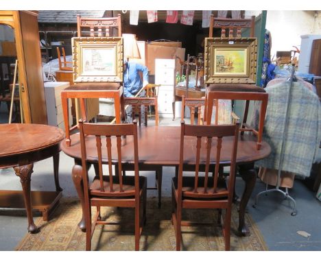 VICTORIAN MAHOGANY OVAL EXTENDING DINING TABLE WITH SIX DINING CHAIRS 