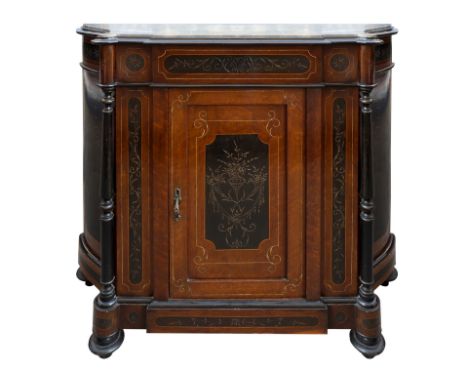 Light barbel gray marble on the surface engraved on the front and on the sides. Lateral columns, flattened onion feet. Presen