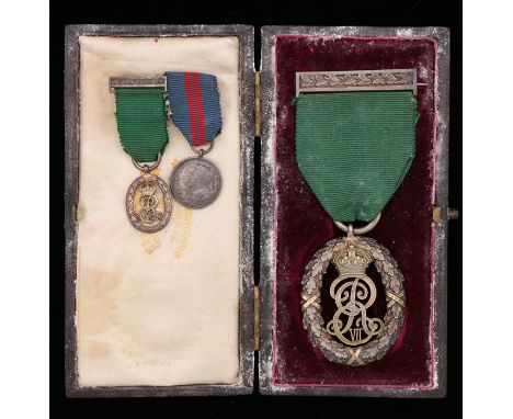 Edward VII Territorial Decoration in silver, London 1904, maker Sebastian Garrard, in fitted case with makers name and addres