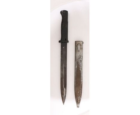 Second World War German k98 bayonet by the maker Ernst Pack &amp; Sohn, Solingen, maker name on ricasso, remains of black pai