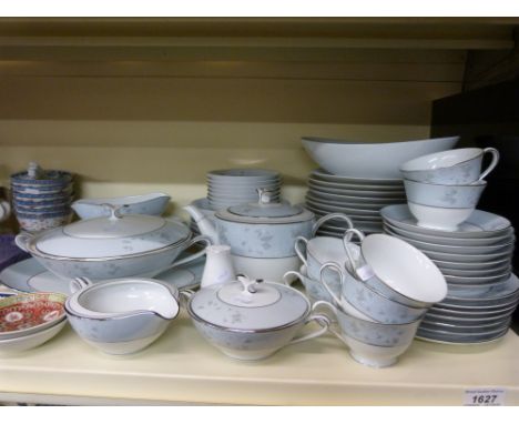 Noritake dinner ware in the Balboa pattern, Japanese lacquer ware, Nao figure etc, the Noritake dinner set predominantly eigh