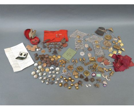 A quantity of WWI militaria relating to 2nd Lieutenant E E Keen RGA, including three sets of dog tags, buttons, cap badges, h