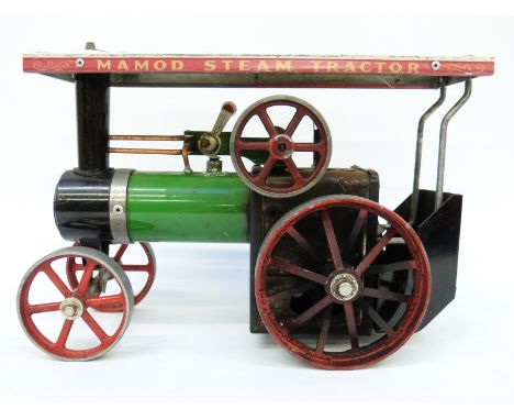 Mamod TE1A live steam traction engine and accessories 