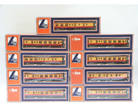 Nine Lima 00 gauge GWR coaches, all in original boxes