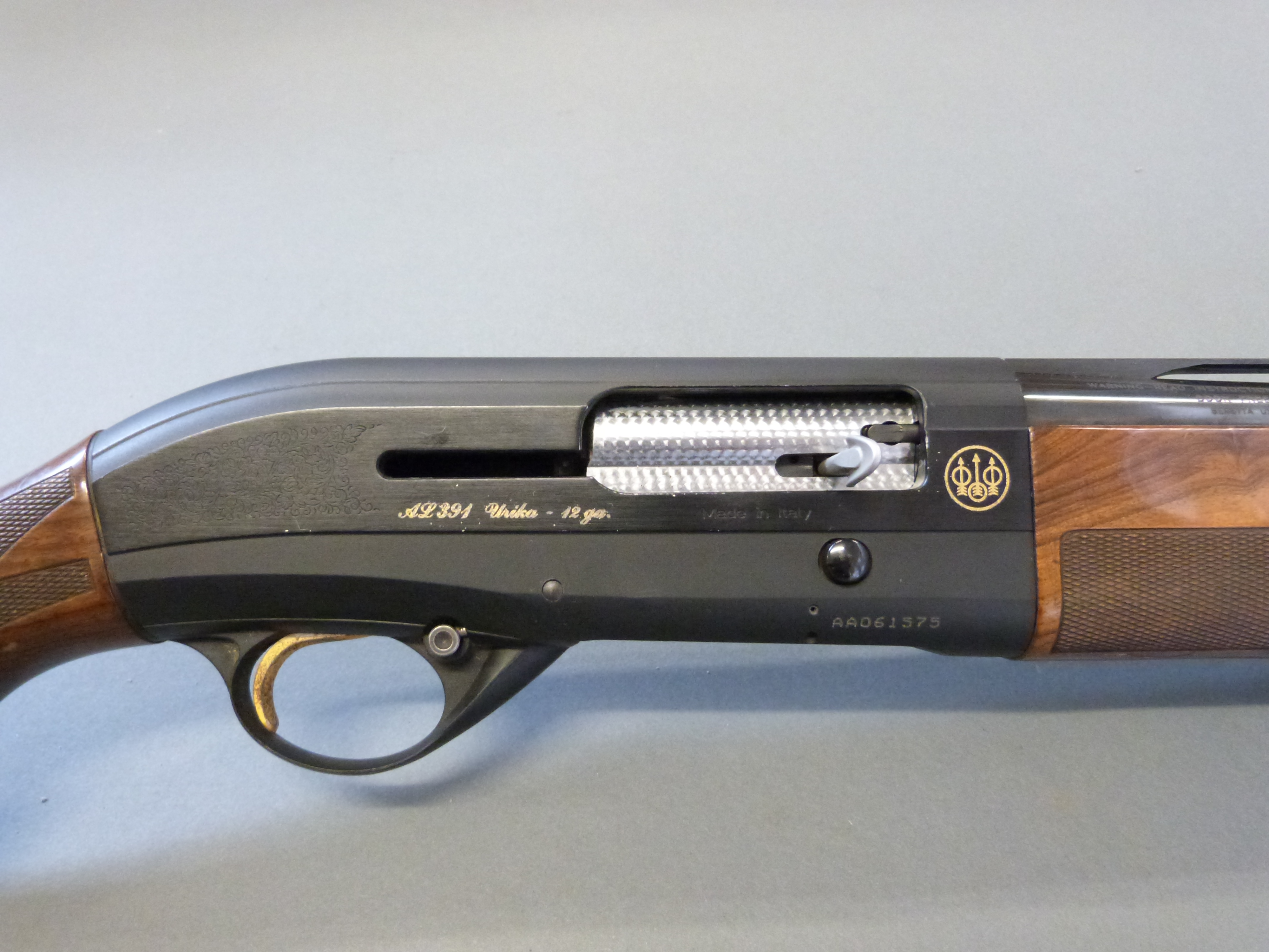 Beretta Urika 391 12 bore semi-automatic shotgun with engraved lock ...