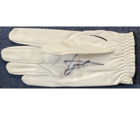 Golf Luke Donald Signed Xtra Large Dunlop golfing Glove. in Original Packaging. Good condition. All autographs come with a Ce