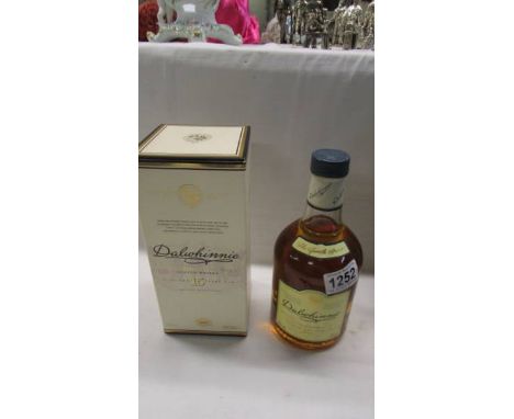 A  boxed Bowmore limited edition Islay single malt scotch whisky gift set. 